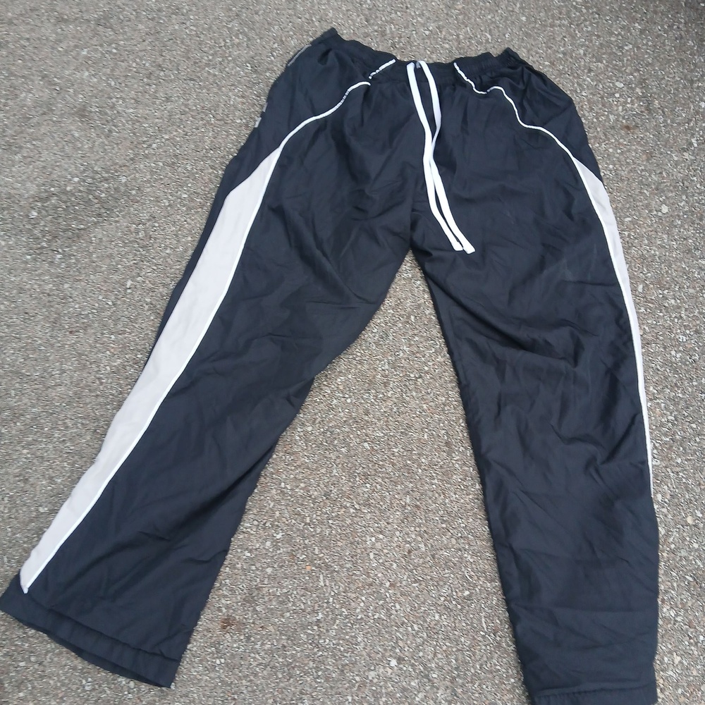 Under Armour Track Pants Mens XL Black White Stripe Mesh Lined Athletic Loose